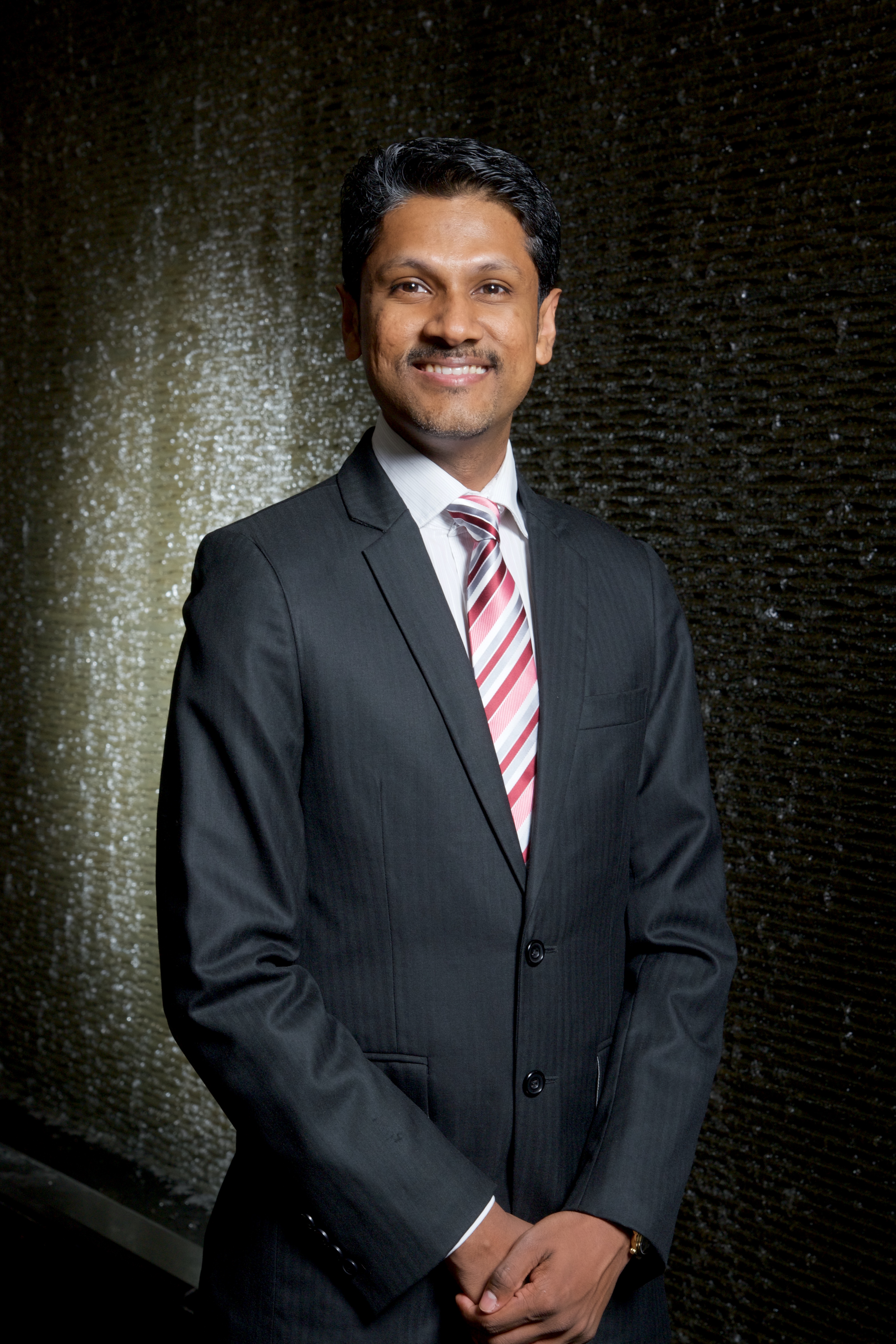 Photo of Clin Asst Prof Vigneswaran Nallathamby